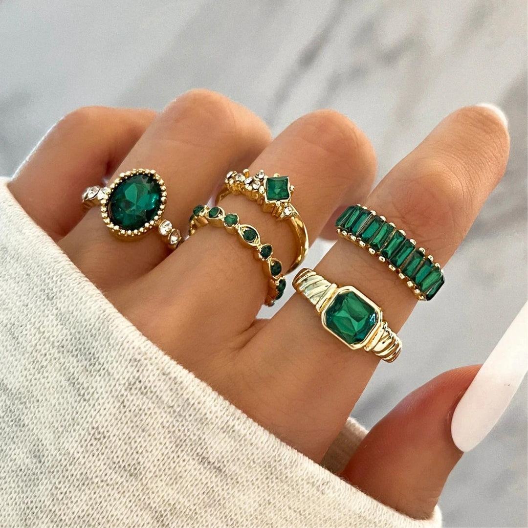 Luxury Rings with Green Zircons