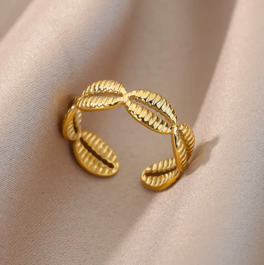 Le Marais Unique Gold Ring