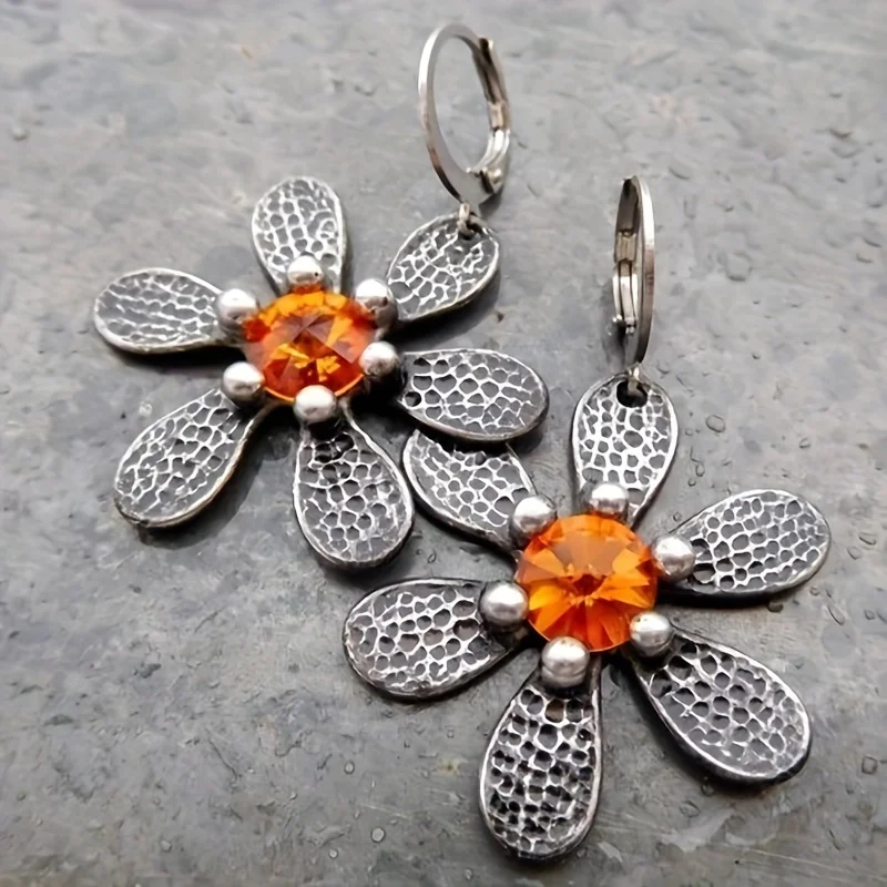 Vintage Flower with details Earrings
