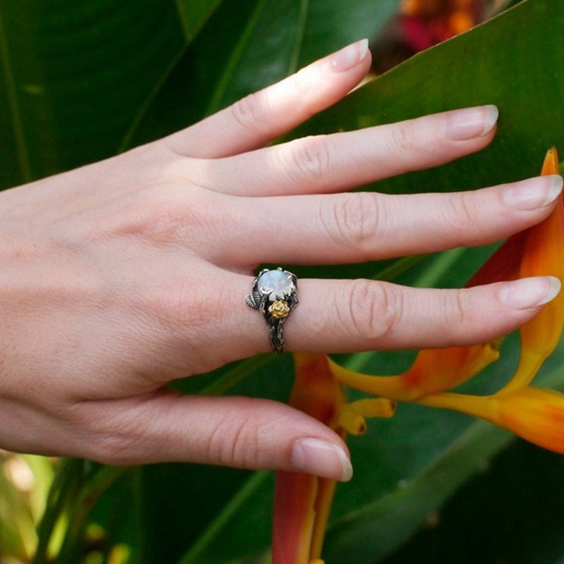 Special Stone Vintage ring