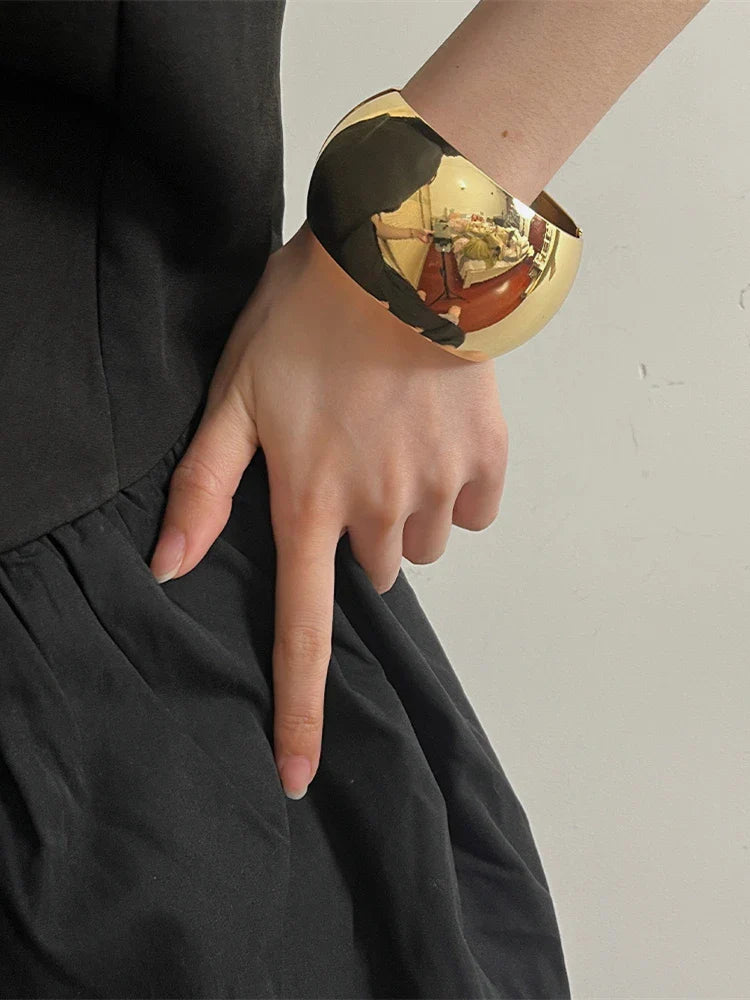 Classic Smooth Wide Round Bracelet