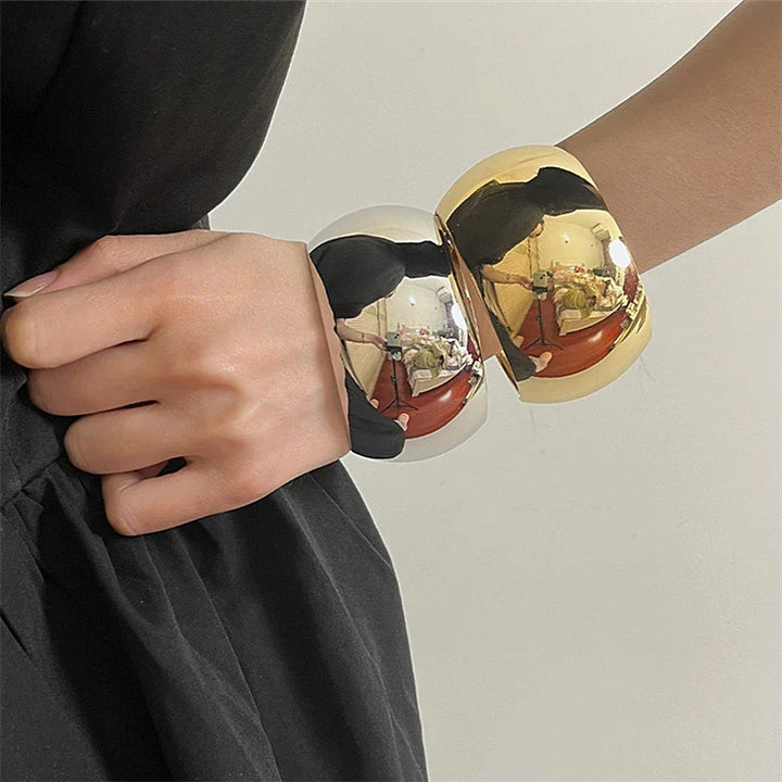 Classic Smooth Wide Round Bracelet