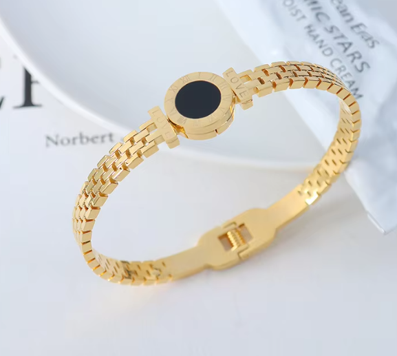 Black stone 18k goldplated Bracelet