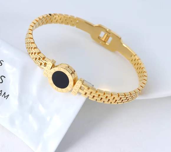 Black stone 18k goldplated Bracelet