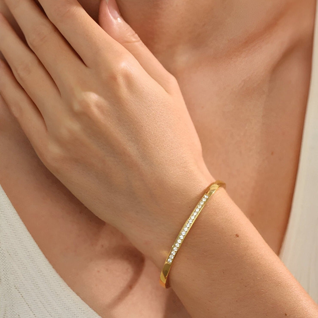 Color Diamond in Gold Bracelet