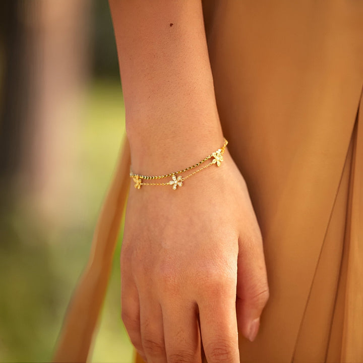 Flower detail with crystals Bracelet